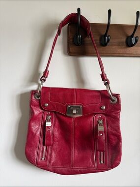 red leather B. Makowsky shoulder bag